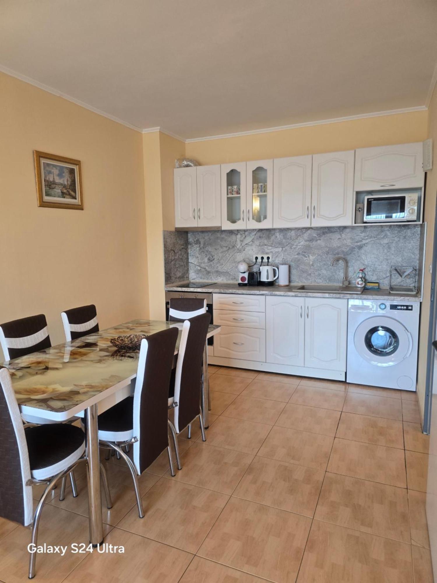 Apartment In Plaza *